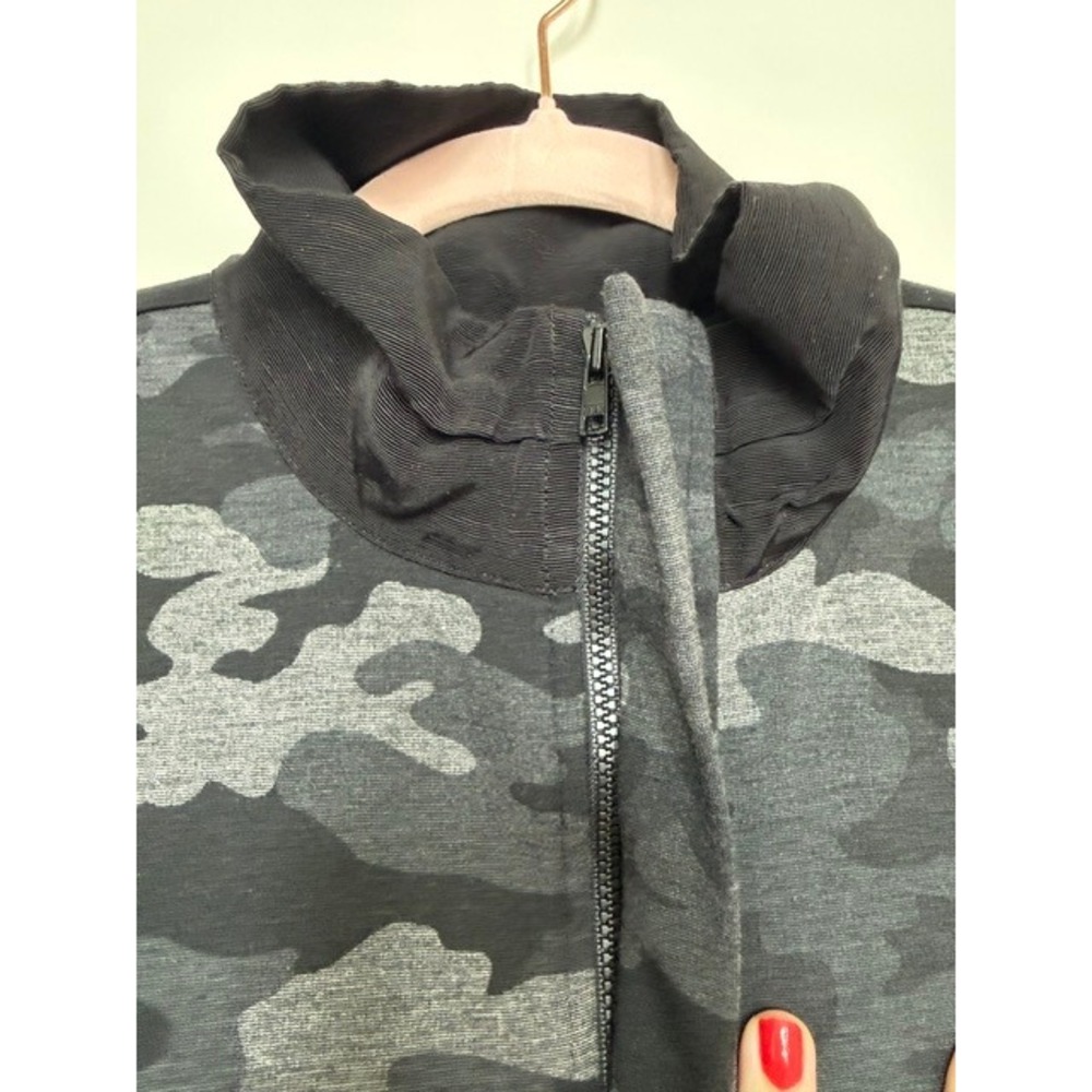 Cabi Grey & Black Camo Knit Jacket #3911 | Size Medium - Picture 2 of 9